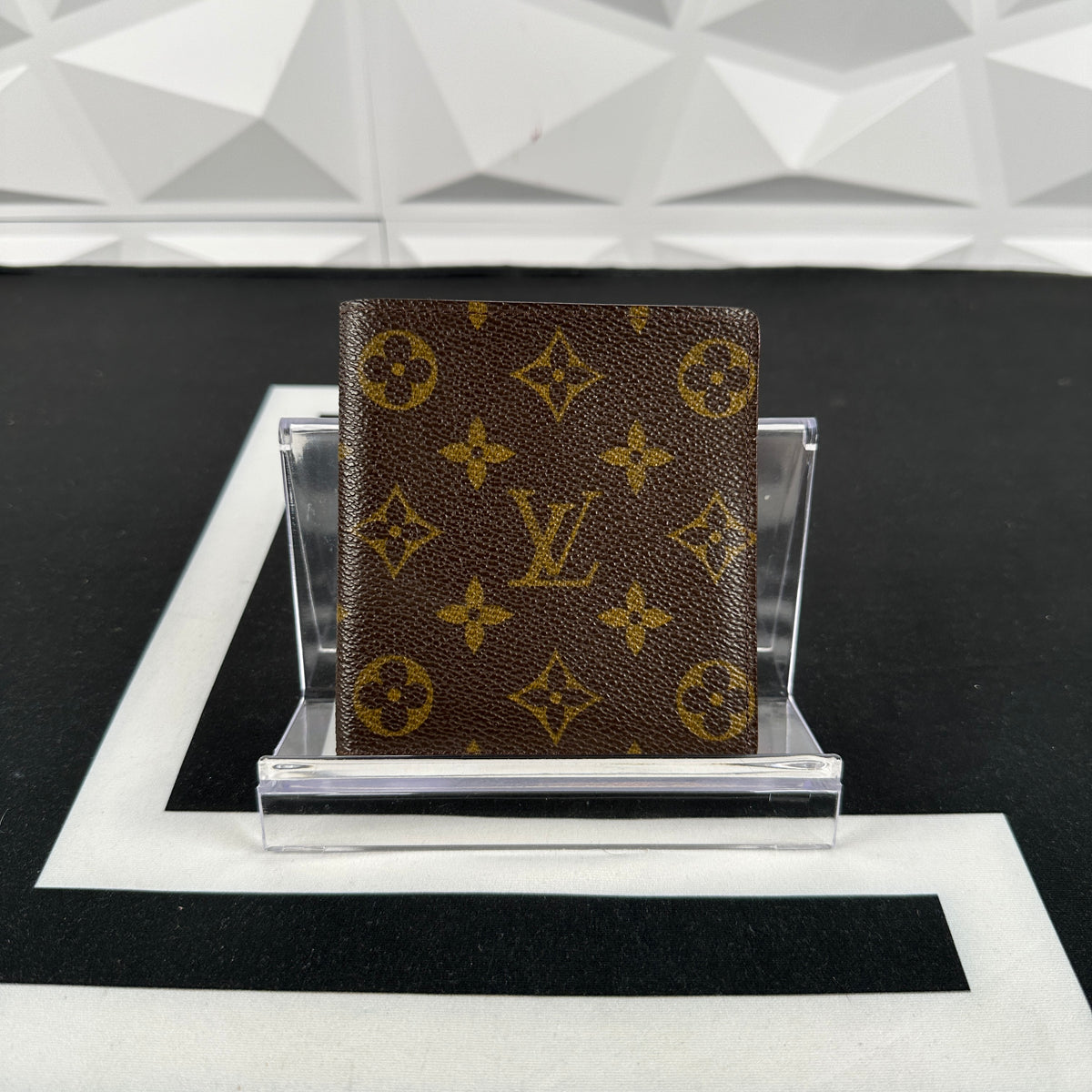 Louis Vuitton Monogram Bifold (CA1918) – Luxury Leather Guys