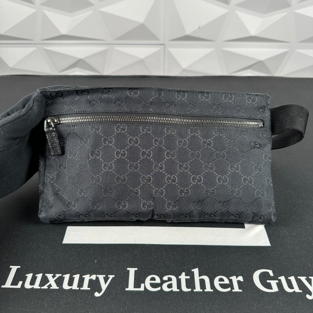 Cloth belt bag Louis Vuitton Grey in Cloth - 28822176